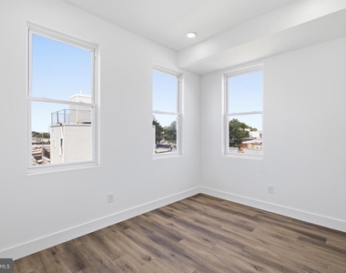 1520 S 22nd Street - Photo Thumbnail 9