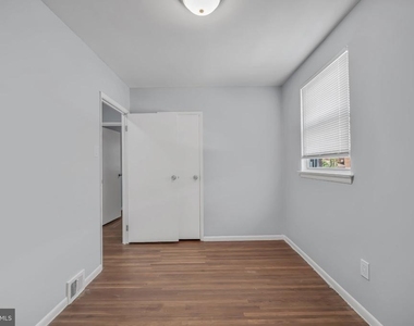 9766 Clark Street - Photo Thumbnail 10
