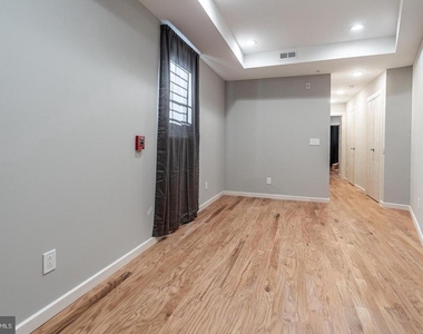 2045 N College Avenue - Photo Thumbnail 15