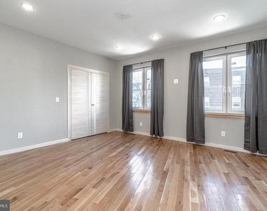 2045 N College Avenue - Photo Thumbnail 3