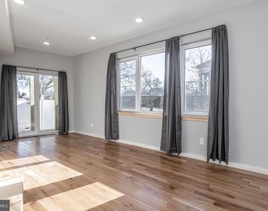 2045 N College Avenue - Photo Thumbnail 7