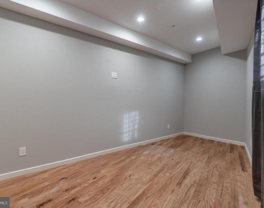 2045 N College Avenue - Photo Thumbnail 16