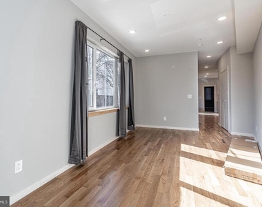 2045 N College Avenue - Photo Thumbnail 6