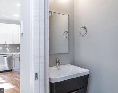 2045 N College Avenue - Photo Thumbnail 10