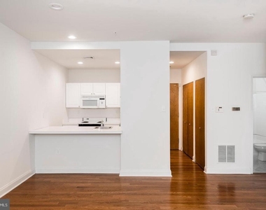 1600-3 Walnut Street - Photo Thumbnail 5