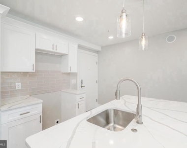 2304 N 9th Street - Photo Thumbnail 10