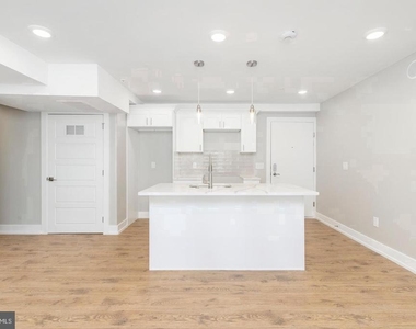 2304 N 9th Street - Photo Thumbnail 8