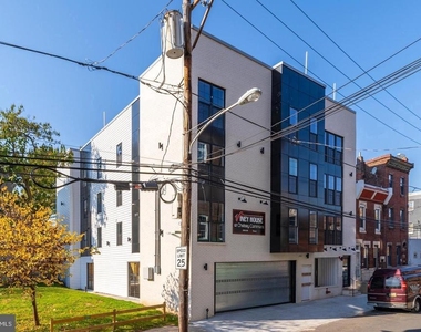 2304 N 9th Street - Photo Thumbnail 3