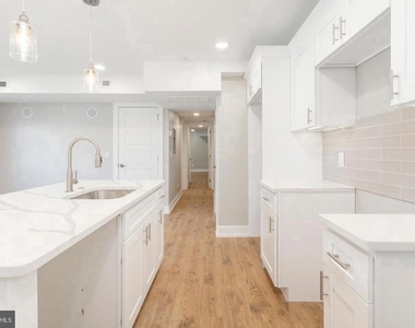 2304 N 9th Street - Photo Thumbnail 5