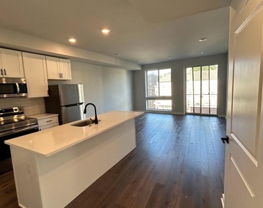 5542 Ridge Avenue - Photo Thumbnail 4
