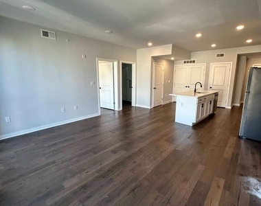 5542 Ridge Avenue - Photo Thumbnail 1