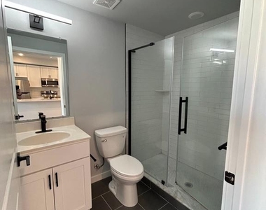 5542 Ridge Avenue - Photo Thumbnail 8