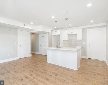 2304 N 9th Street - Photo Thumbnail 6