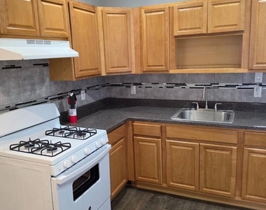 6028 Kershaw Street - Photo Thumbnail 2