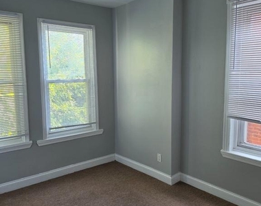 6028 Kershaw Street - Photo Thumbnail 4