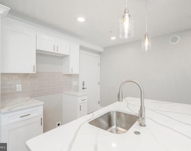 2304 N 9th Street - Photo Thumbnail 9