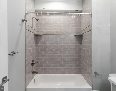 1419 Poplar Street - Photo Thumbnail 10