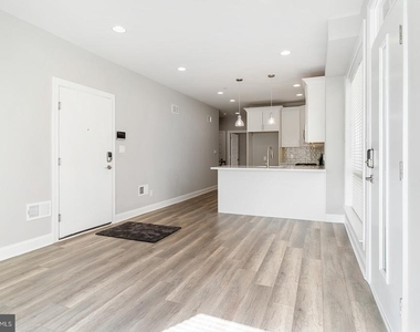 1419 Poplar Street - Photo Thumbnail 2