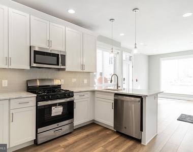 1419 Poplar Street - Photo Thumbnail 6