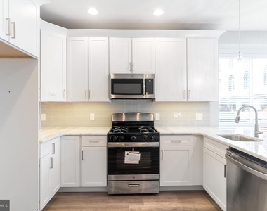 1419 Poplar Street - Photo Thumbnail 5