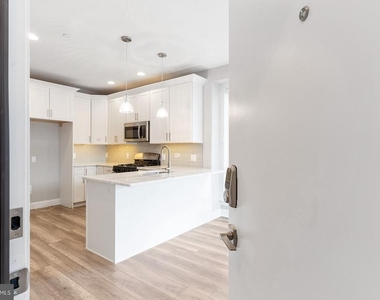 1419 Poplar Street - Photo Thumbnail 1