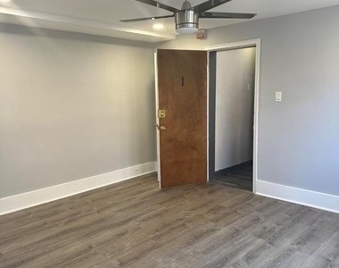 907 E Cliveden Street - Photo Thumbnail 4