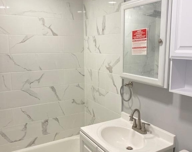907 E Cliveden Street - Photo Thumbnail 7
