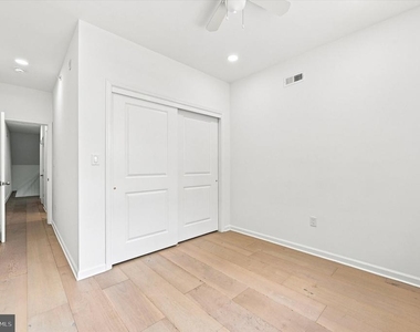 1644 N Marshall Street - Photo Thumbnail 6