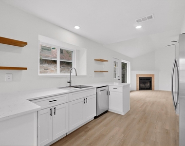 14305 Vandever St - Photo Thumbnail 9