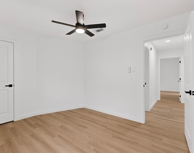 14305 Vandever St - Photo Thumbnail 33