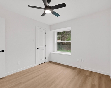 14305 Vandever St - Photo Thumbnail 26