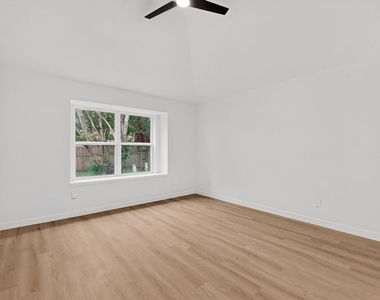 14305 Vandever St - Photo Thumbnail 17