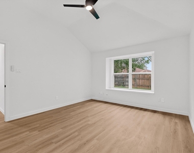 14305 Vandever St - Photo Thumbnail 19