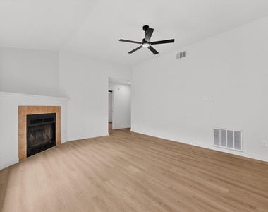 14305 Vandever St - Photo Thumbnail 4
