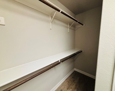 1309 Henry David Dr - Photo Thumbnail 10