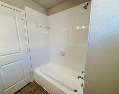 1309 Henry David Dr - Photo Thumbnail 11
