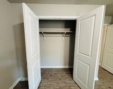 1309 Henry David Dr - Photo Thumbnail 14