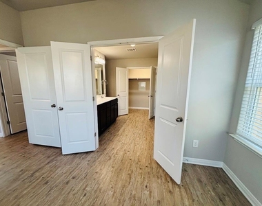 1309 Henry David Dr - Photo Thumbnail 6