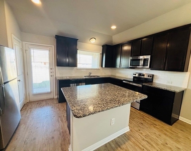 1309 Henry David Dr - Photo Thumbnail 1