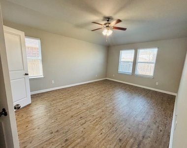 1309 Henry David Dr - Photo Thumbnail 7