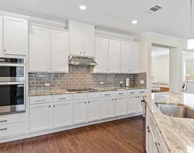 12716 Mogador St - Photo Thumbnail 8