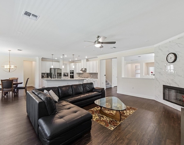 12716 Mogador St - Photo Thumbnail 5