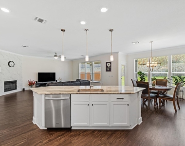 12716 Mogador St - Photo Thumbnail 7
