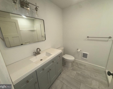 1087 Mount Tom Road - Photo Thumbnail 5