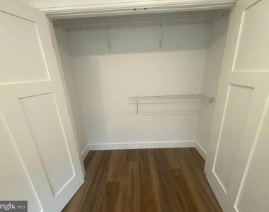 1087 Mount Tom Road - Photo Thumbnail 2