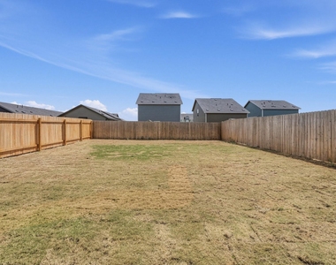 511 Jones Beach Cv - Photo Thumbnail 21