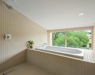 1102 Charlotte St - Photo Thumbnail 26