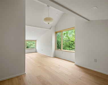 1102 Charlotte St - Photo Thumbnail 23