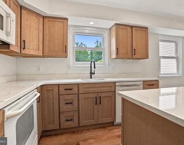 1324 Quarry Hall Road - Photo Thumbnail 5