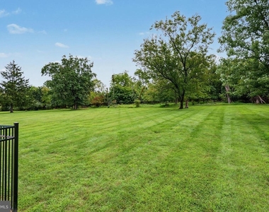 1324 Quarry Hall Road - Photo Thumbnail 25